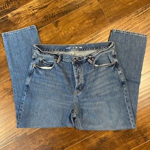 Old Navy High Rise Slouchy Straight jeans, medium blue, size 14. Button fly